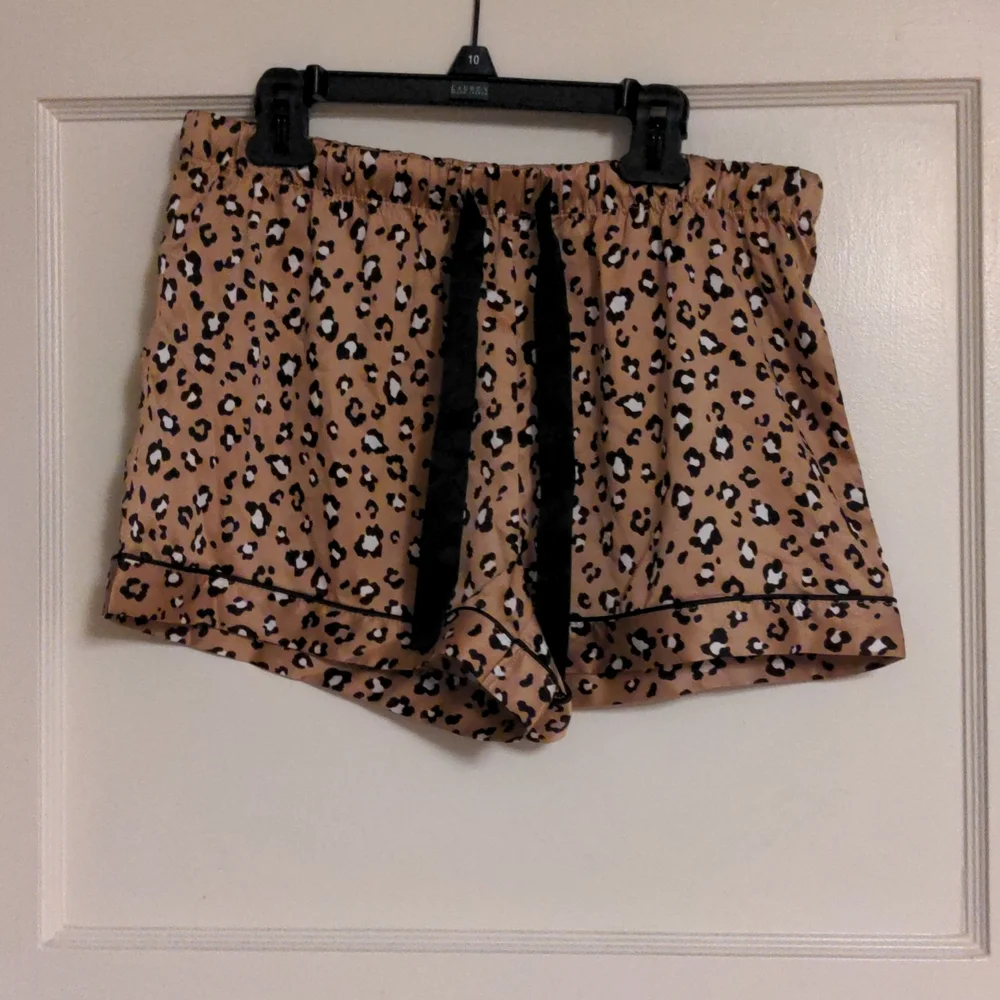 Pajama Set - Picture 2 of 5